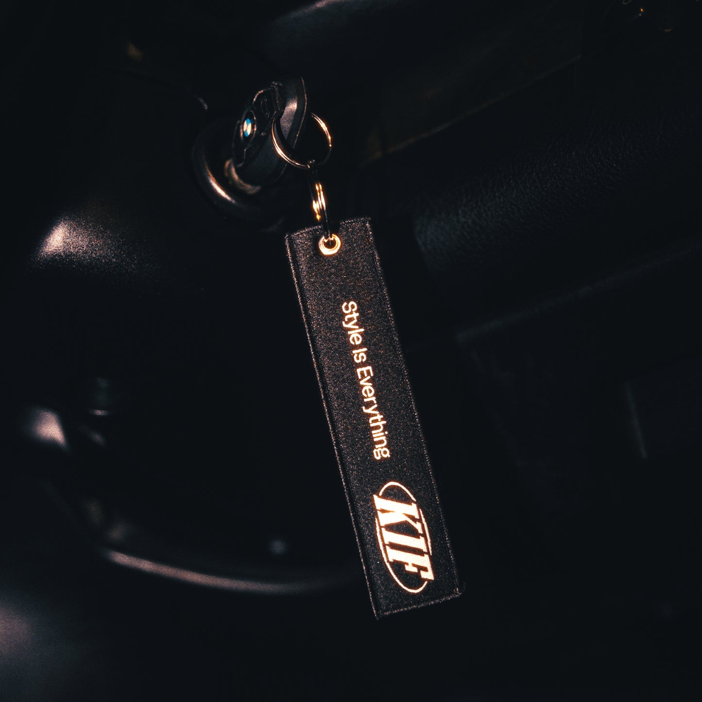 "COLA" key tag
